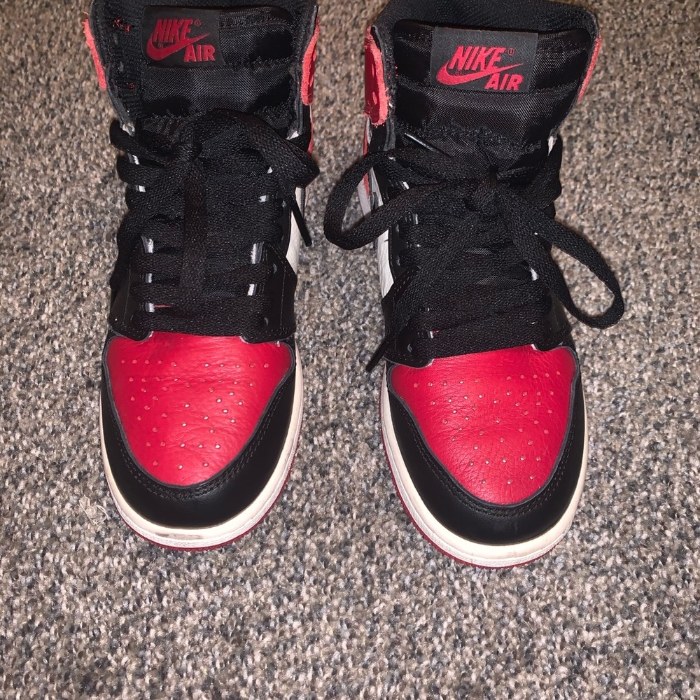 2018 Jordan 1s bred toe size 4.5